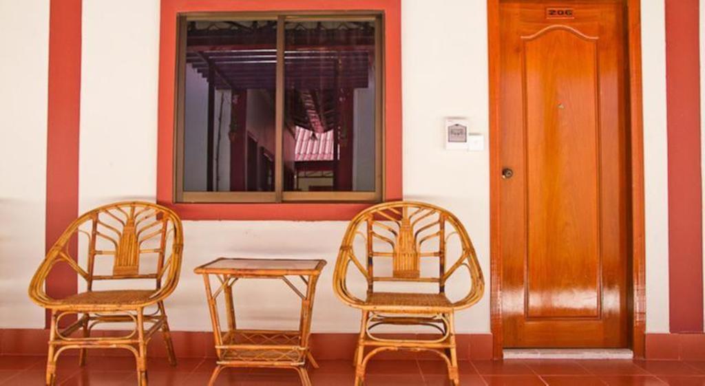 סיהאנוקוויל Zana Beach Guesthouse מראה חיצוני תמונה
