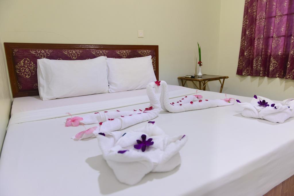סיהאנוקוויל Zana Beach Guesthouse מראה חיצוני תמונה