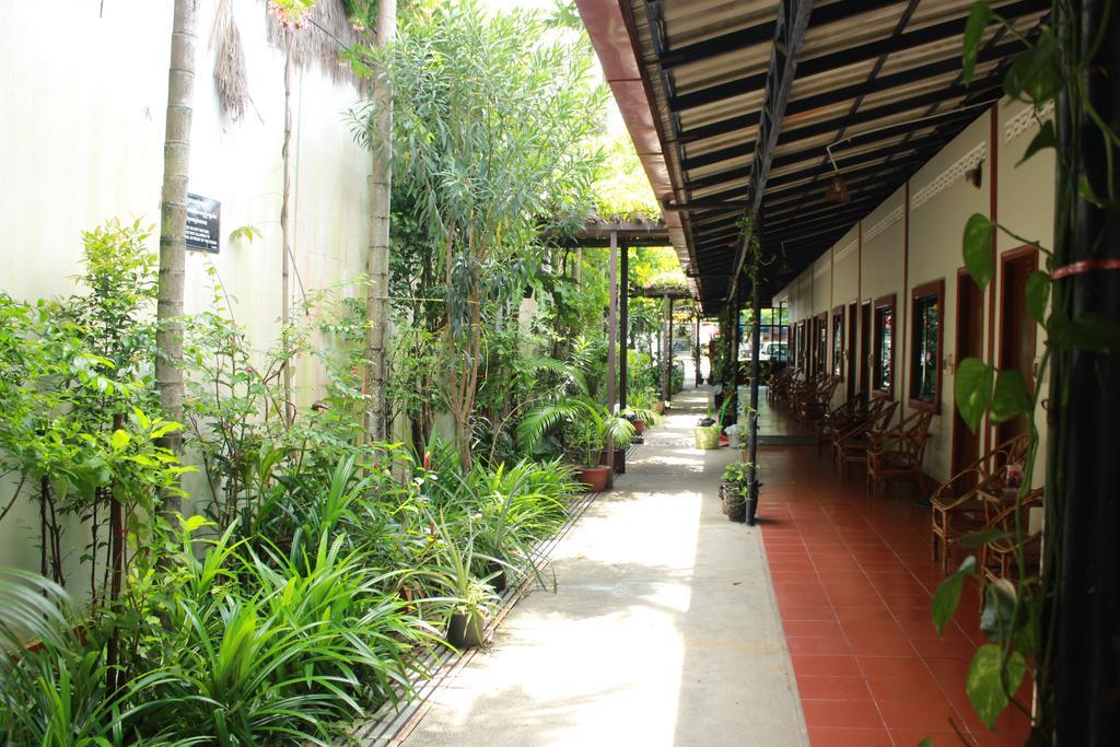 סיהאנוקוויל Zana Beach Guesthouse מראה חיצוני תמונה