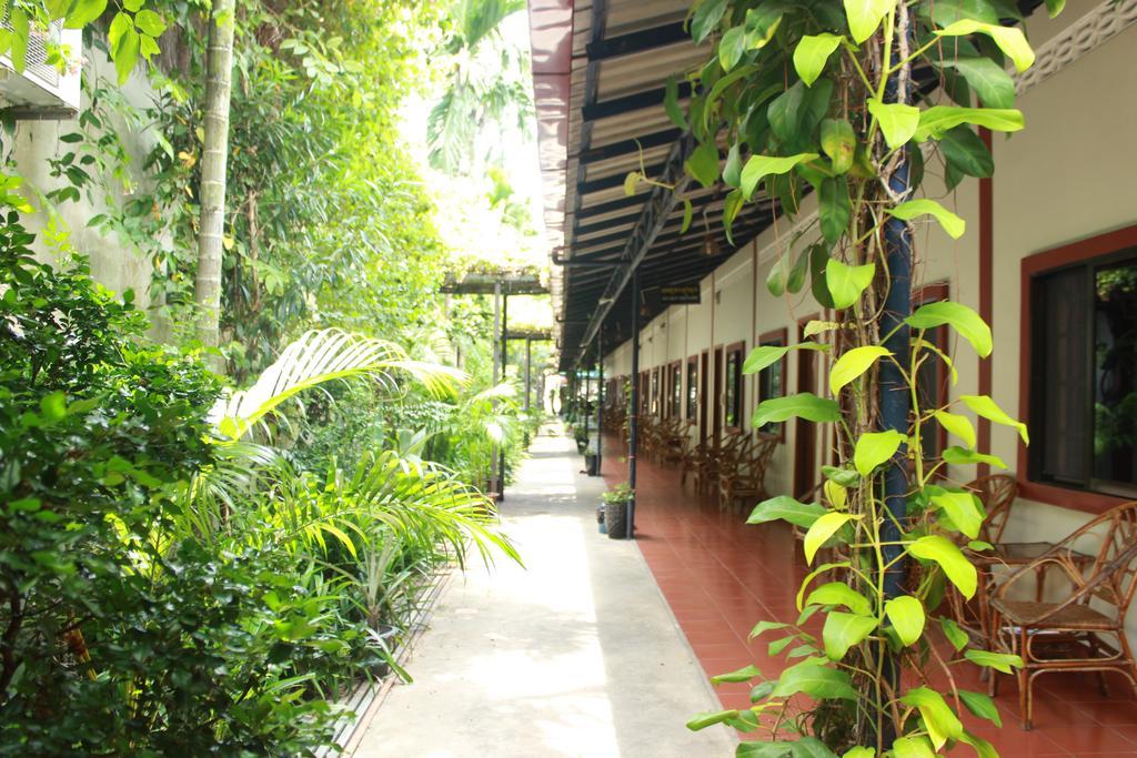 סיהאנוקוויל Zana Beach Guesthouse מראה חיצוני תמונה
