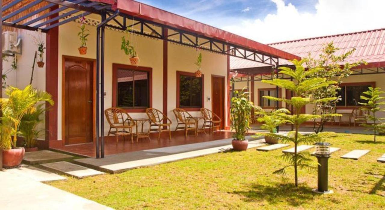 סיהאנוקוויל Zana Beach Guesthouse מראה חיצוני תמונה